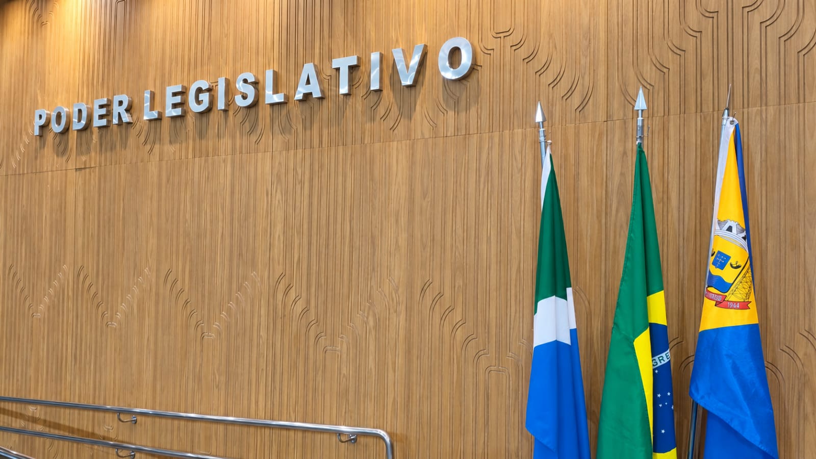 Câmara de Ribas apresenta nova sede hoje com entrega títulos de cidadão honorário Câmara de Ribas apresenta nova sede hoje com entrega títulos de cidadão honorário